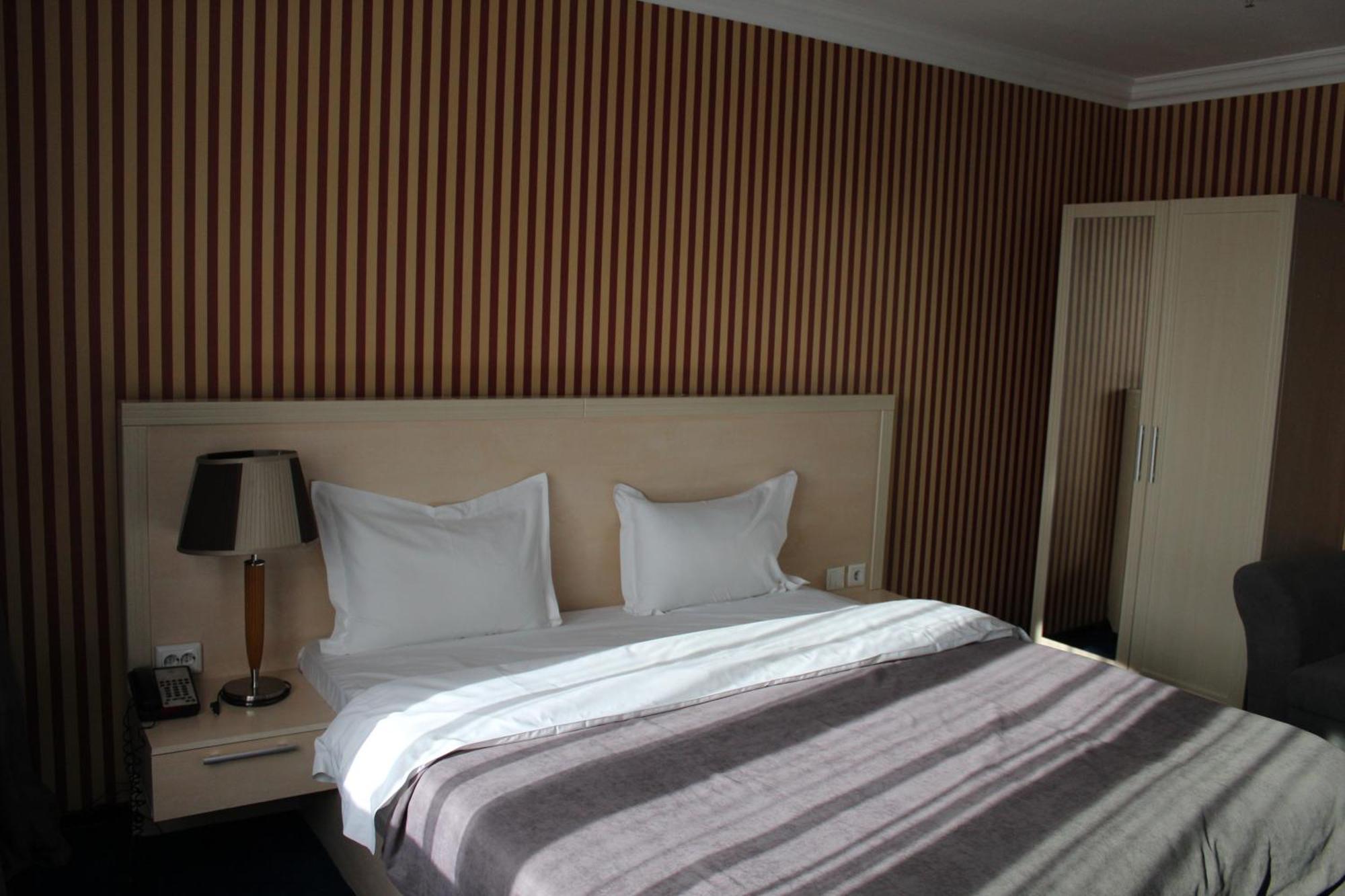 King Hotel Astana Εξωτερικό φωτογραφία