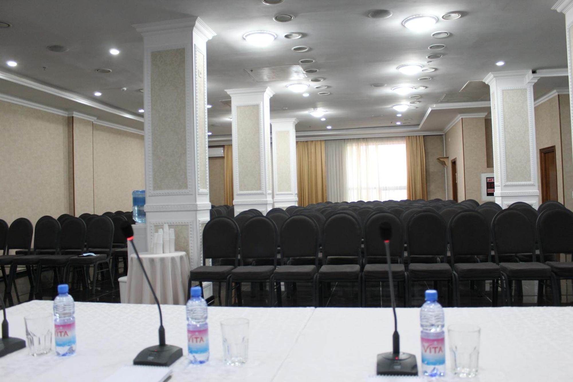 King Hotel Astana Εξωτερικό φωτογραφία