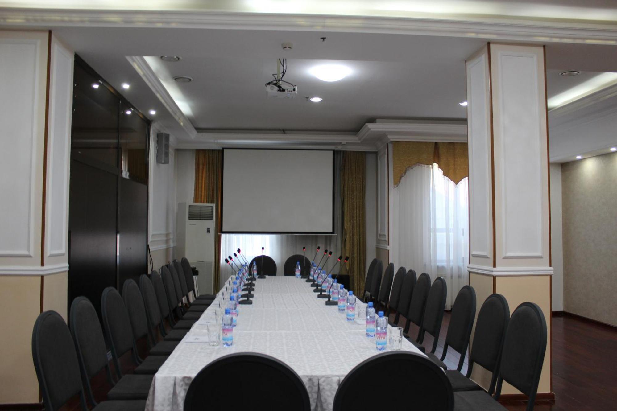 King Hotel Astana Εξωτερικό φωτογραφία